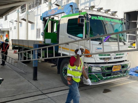 รถเฮี๊ยบรับจ้าง